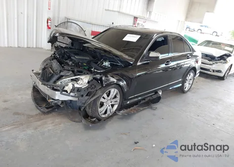 2008 Mercedes-Benz C 350 Sport z USA, uszkodzony, nr VIN WDDGF56X98R030335